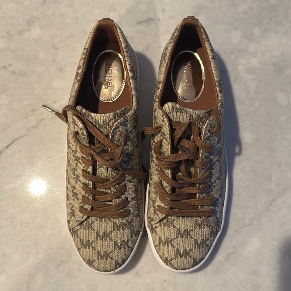 Micheal by Micheal Kors Sneakers! New never worn!!!💫